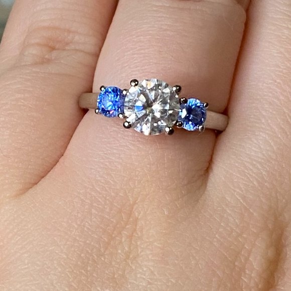 Diamond Blue Sapphire - Picture 2 of 5